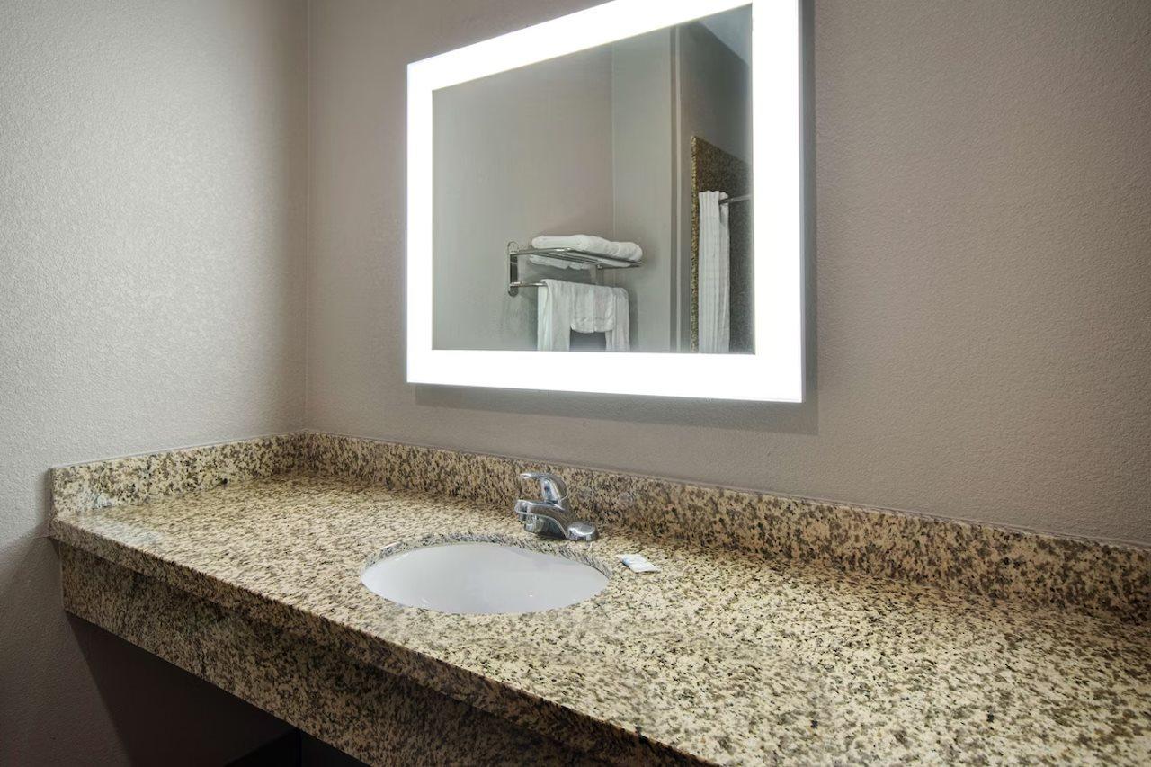Comfort Suites Fort Worth South Εξωτερικό φωτογραφία